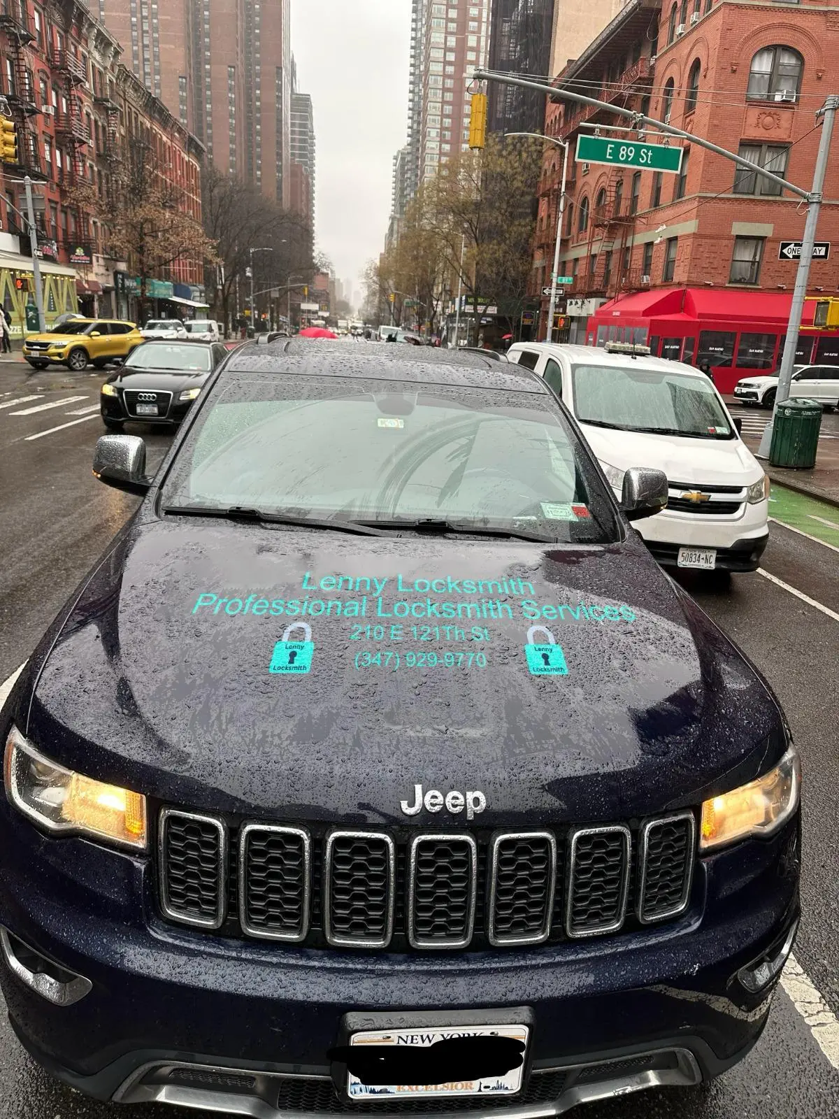 Lenny Locksmith NYC mobile unit - Jeep Grand Cherokee front view on E 89th St
